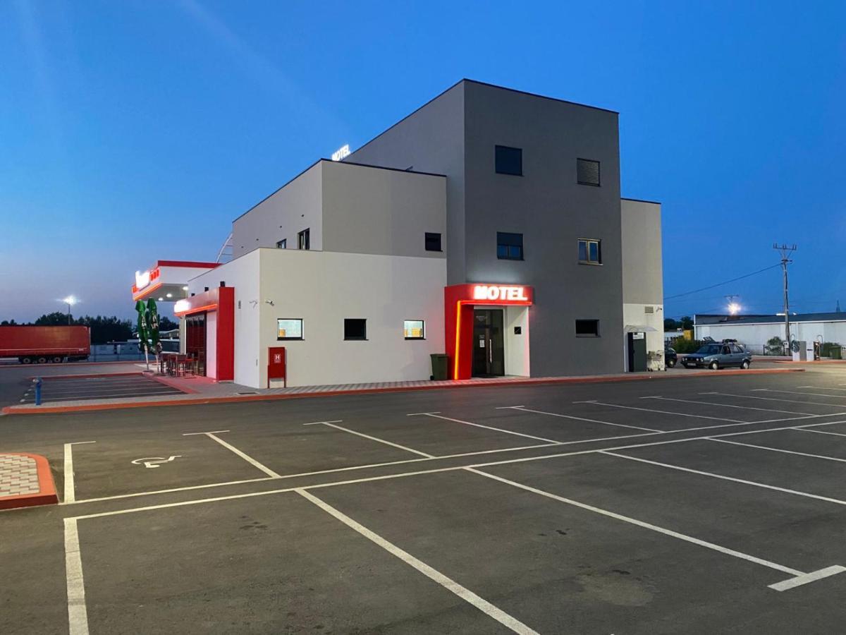Belamionix Motel Bosanski Samac Extérieur photo